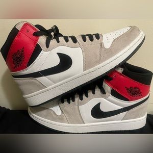 Air Jordan 1 Smoke Grey